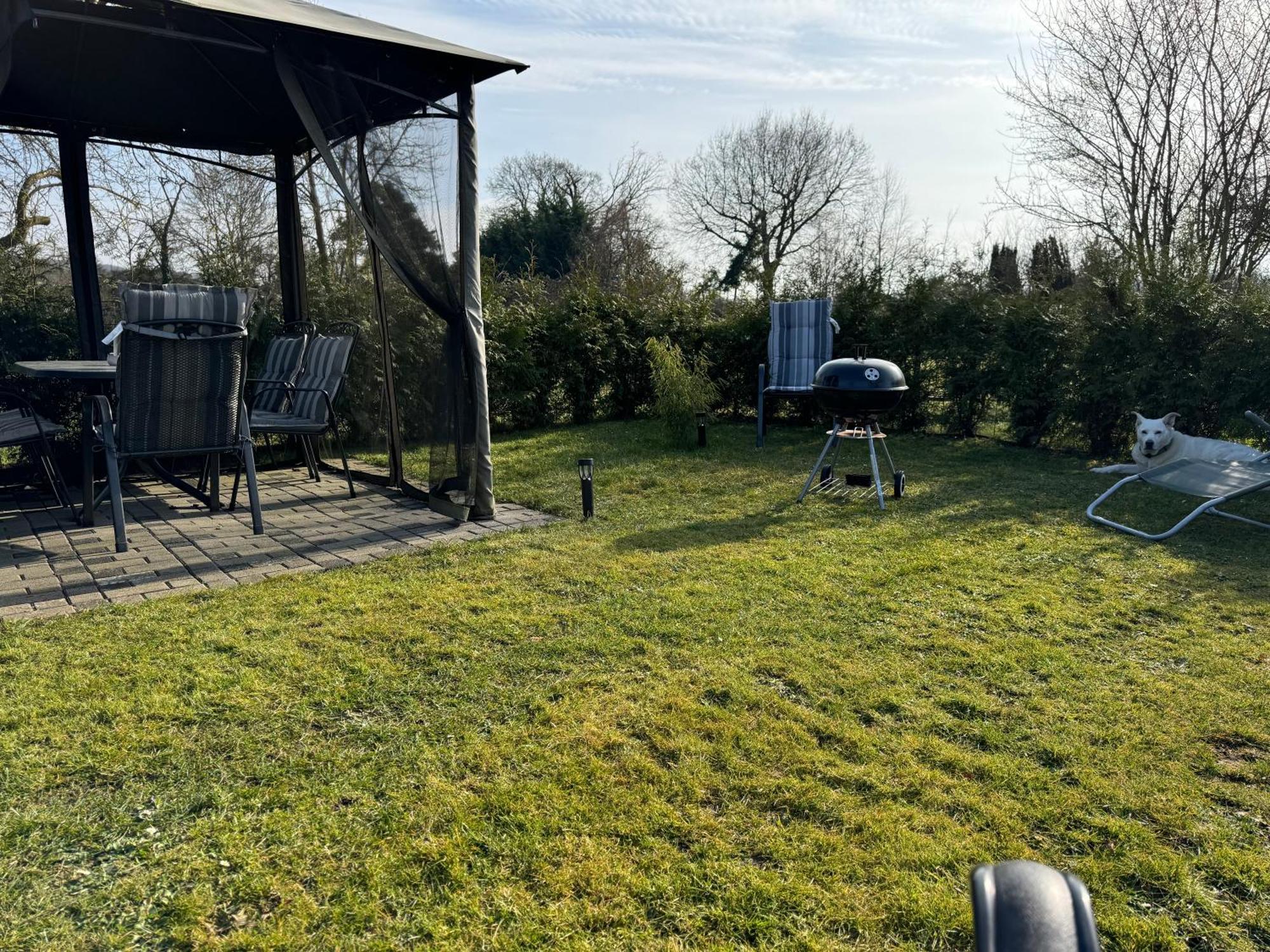 Ferienwohnung Am See Dillich - Ruhige Lage - Eigener Garten - Direkt Neben Einem Natursee Borken  Kültér fotó