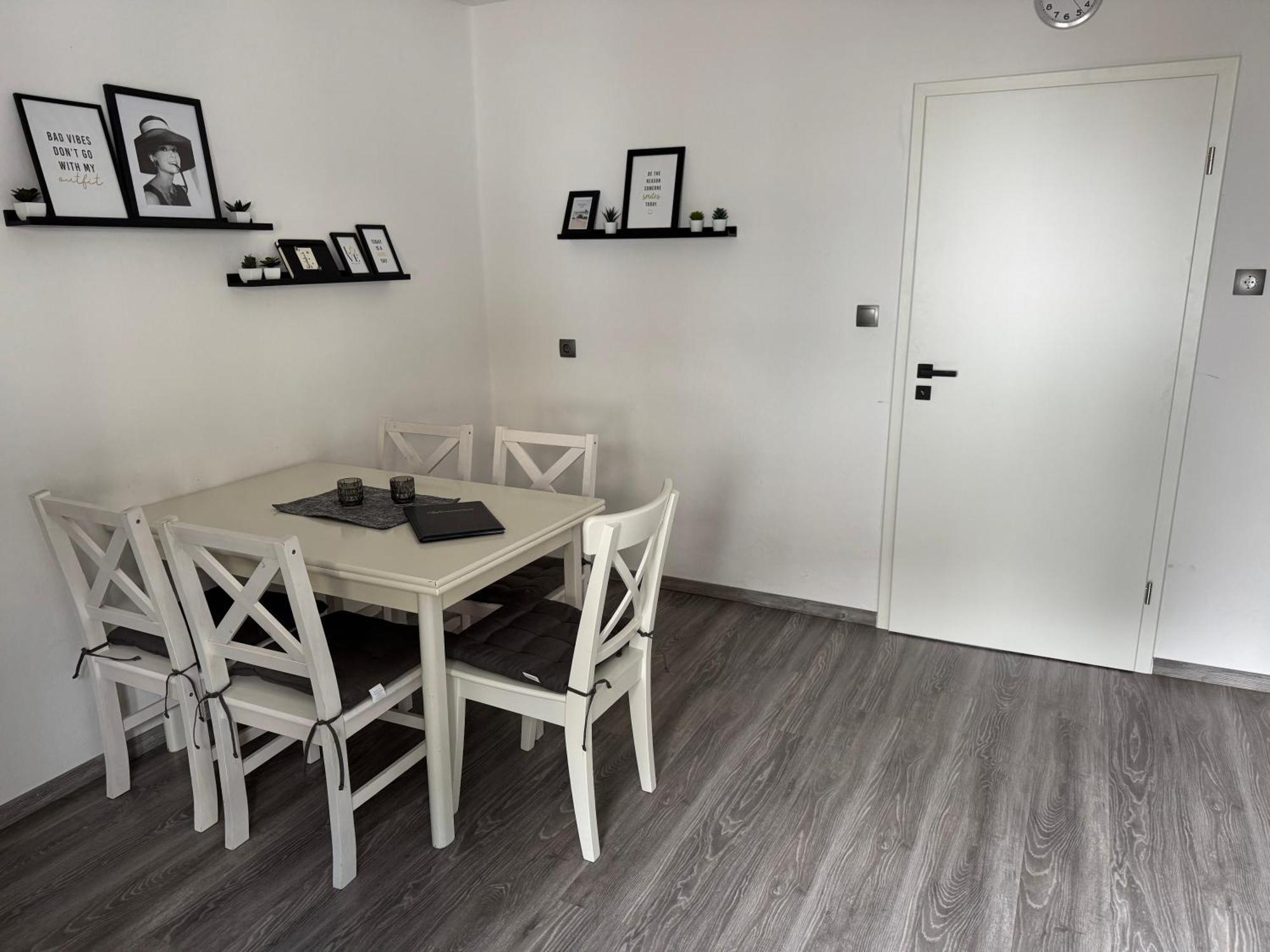 Ferienwohnung Am See Dillich - Ruhige Lage - Eigener Garten - Direkt Neben Einem Natursee Borken  Kültér fotó